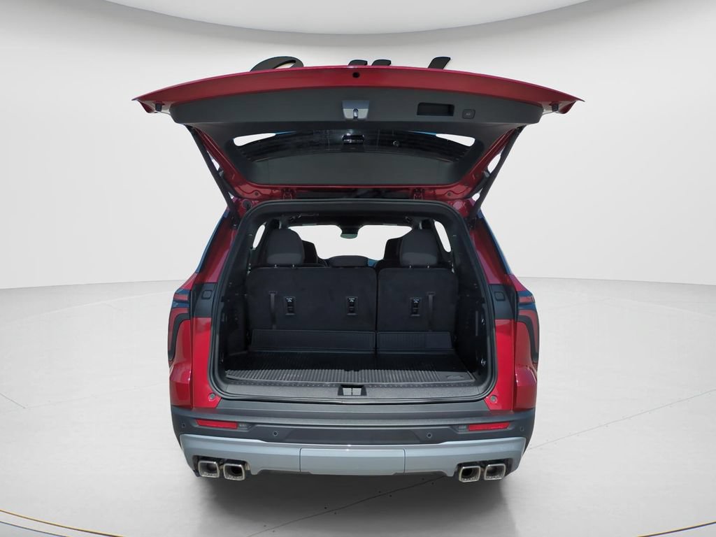 Used 2026 Chevrolet Traverse LT w/ Driver Confidence Package FWD image 9