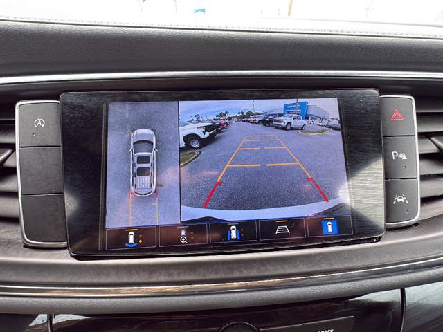 Used 2024 Buick Enclave Premium image 25