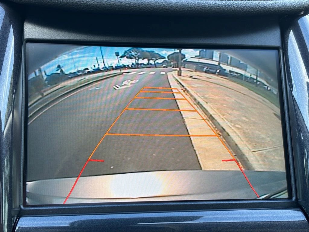 Used 2017 Chevrolet Impala LT w/ Convenience Package image 18