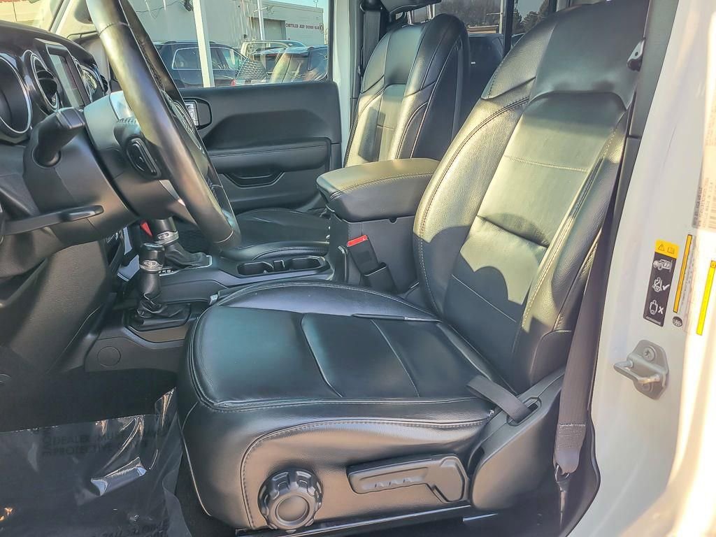 Used 2021 Jeep Wrangler Unlimited Sahara image 9