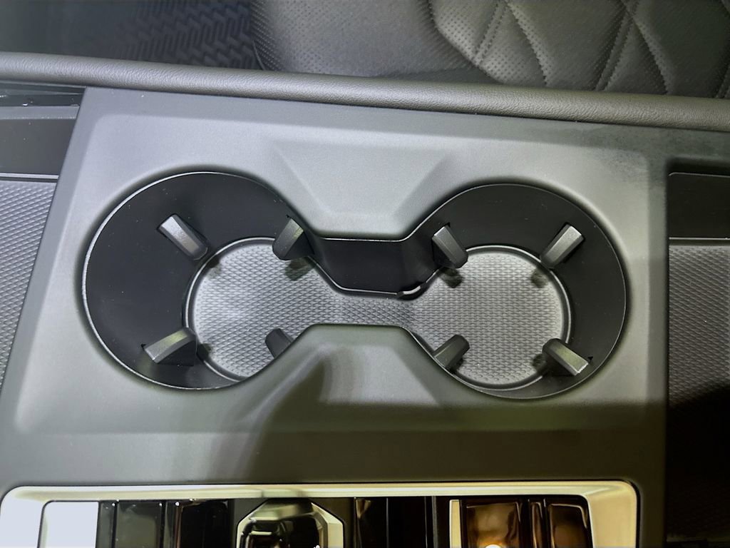 New 2025 Volkswagen Atlas Cross Sport SE image 16