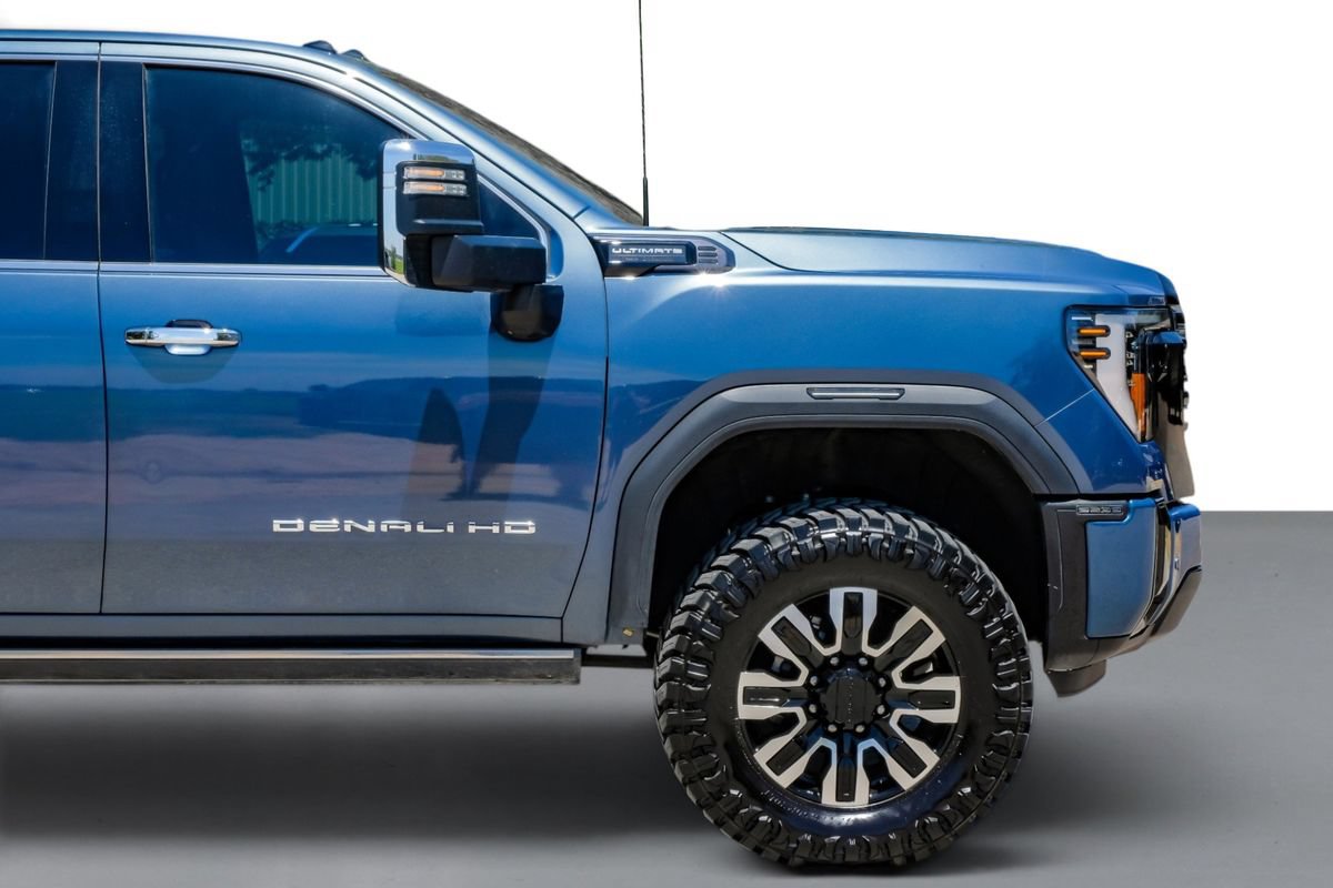 Used 2025 GMC Sierra 2500 Denali Ultimate AWD/4WD image 7