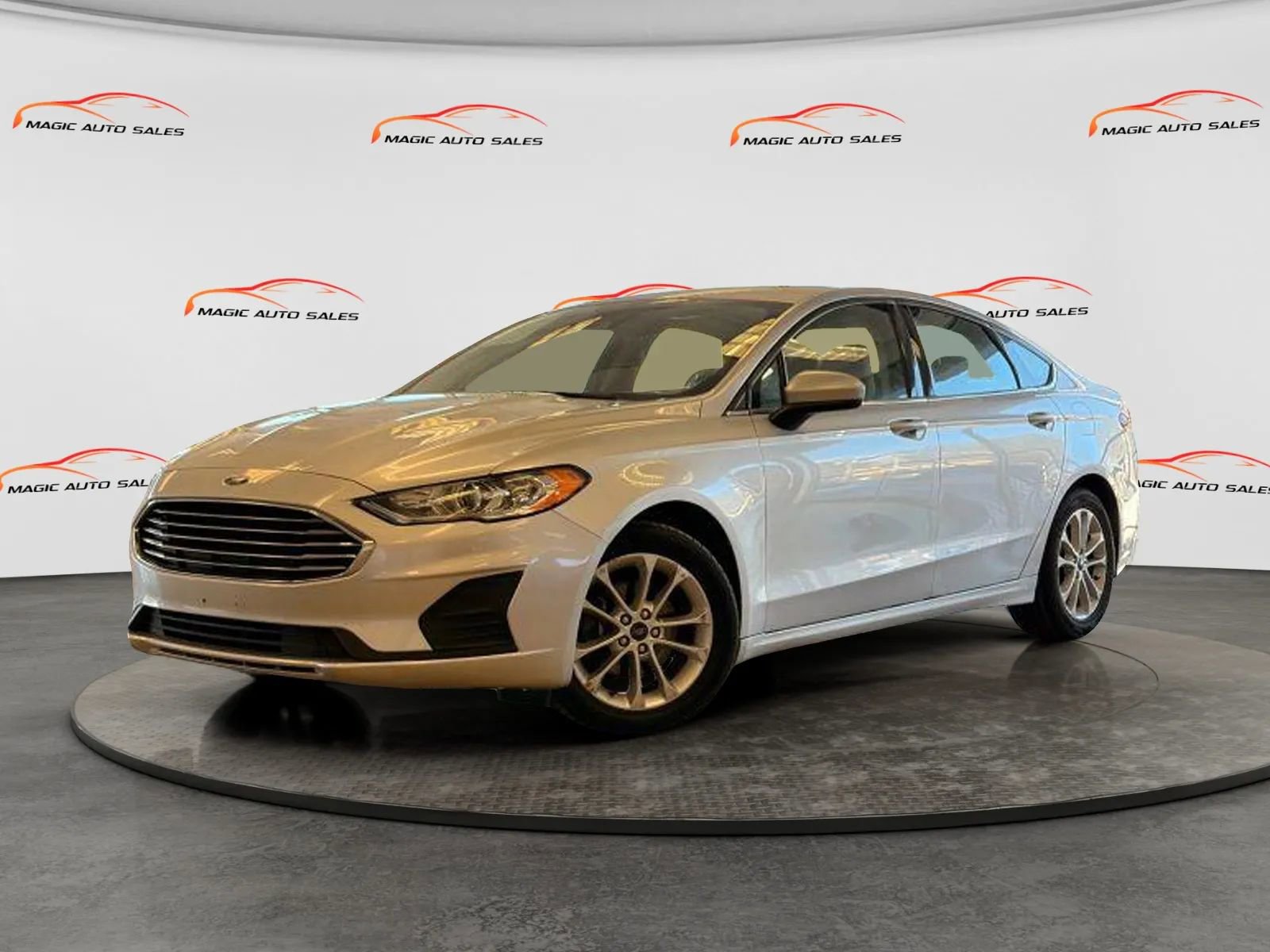 Used 2019 Ford Fusion SE image 1