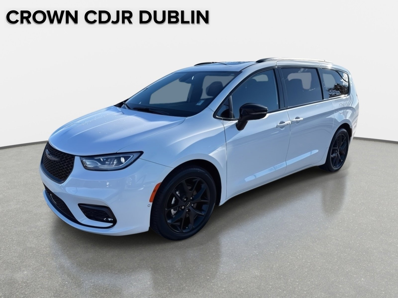 Used 2024 Chrysler Pacifica Limited w/ S Appearance Package image 8