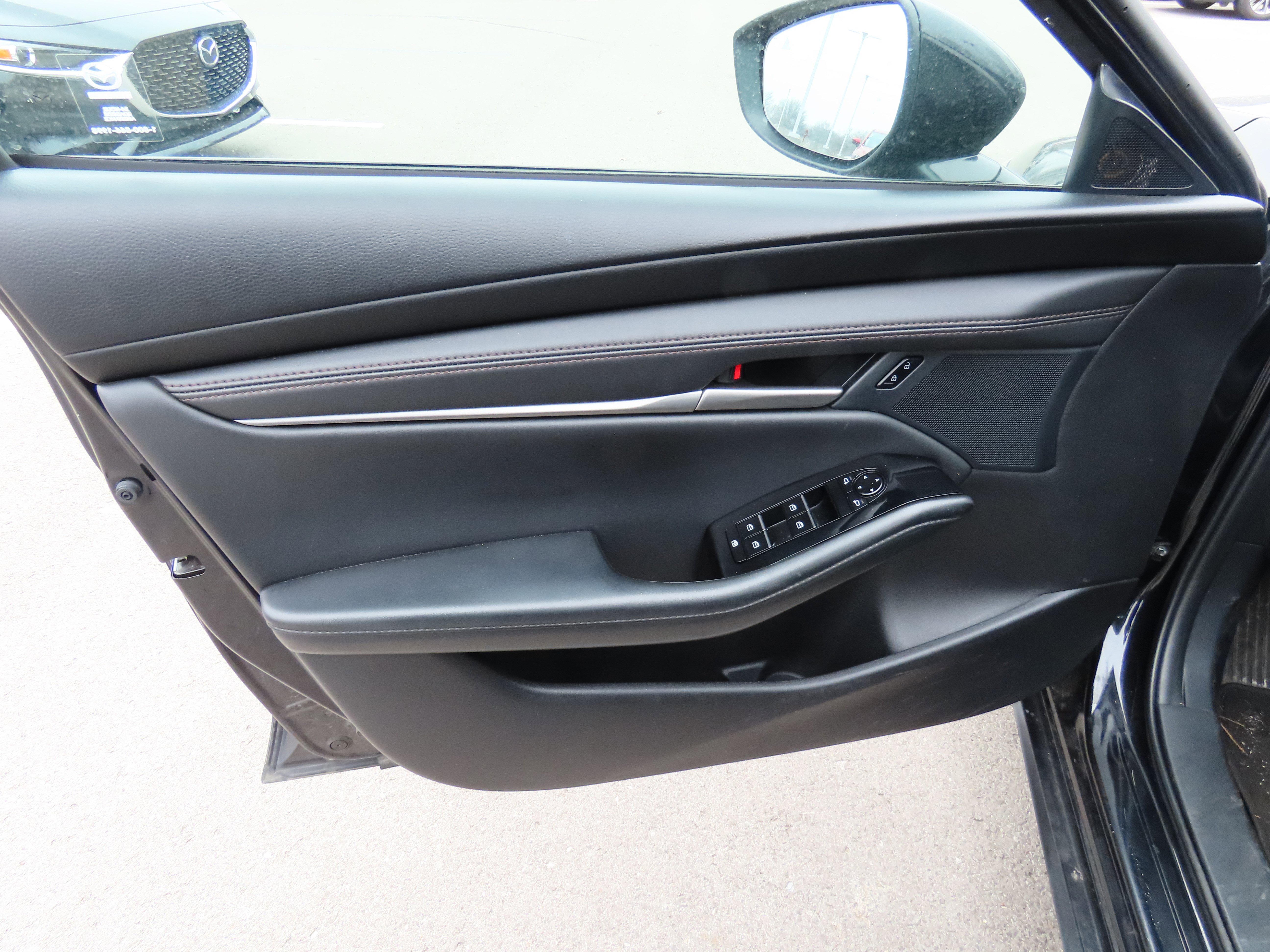 Used 2024 MAZDA MAZDA3 s image 21