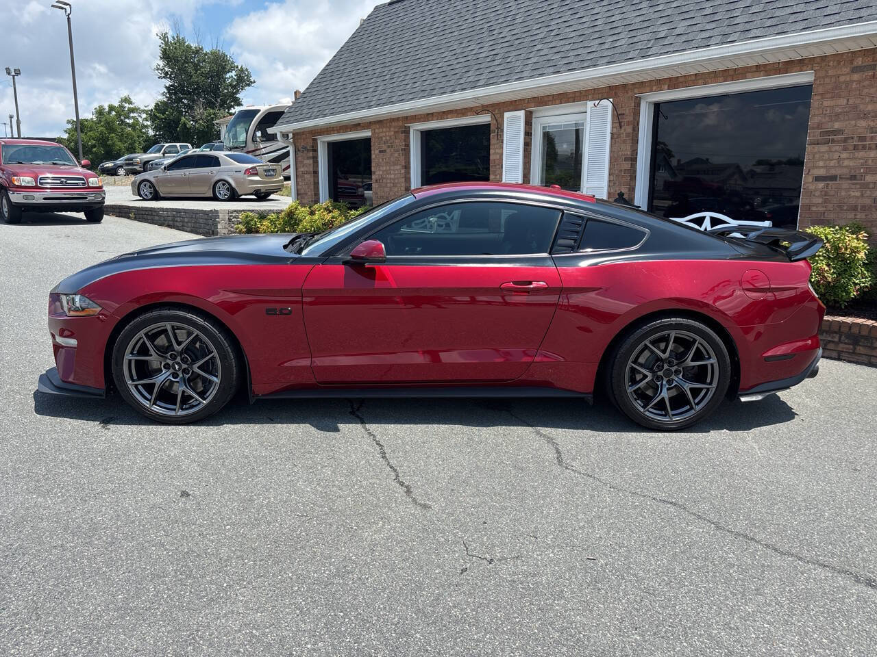 Used 2019 Ford Mustang GT RWD image 12