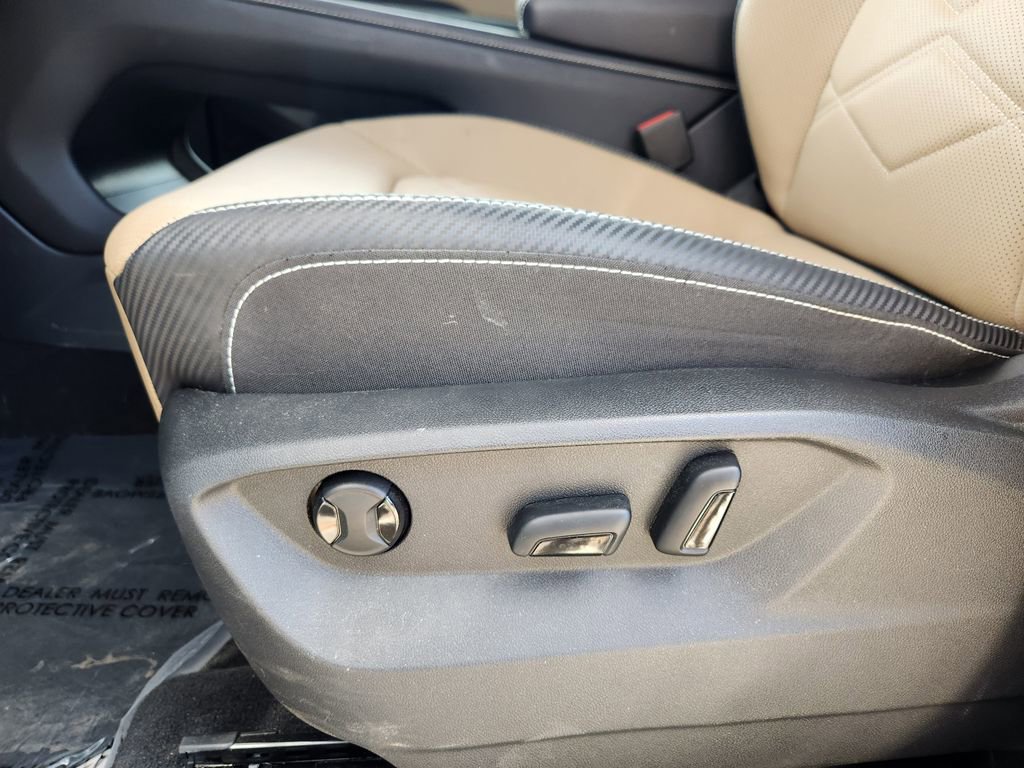 Used 2025 Volkswagen Atlas Cross Sport SE image 15