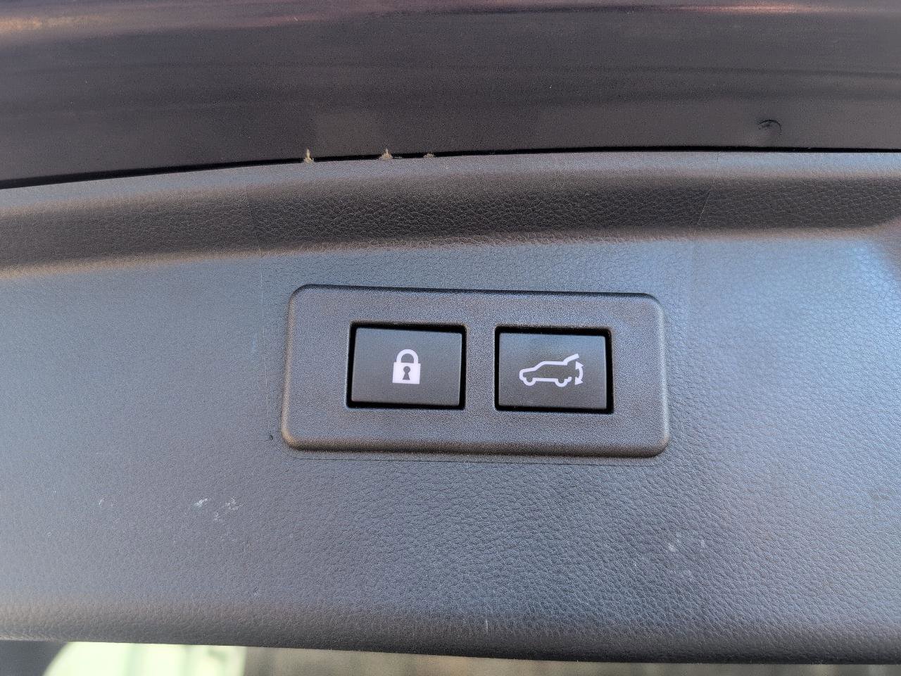 Used 2021 Subaru Outback Limited image 14