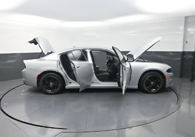 Used 2022 Dodge Charger SXT RWD image 36