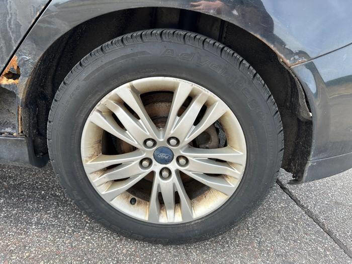 Used 2012 Ford Focus SEL FWD image 12