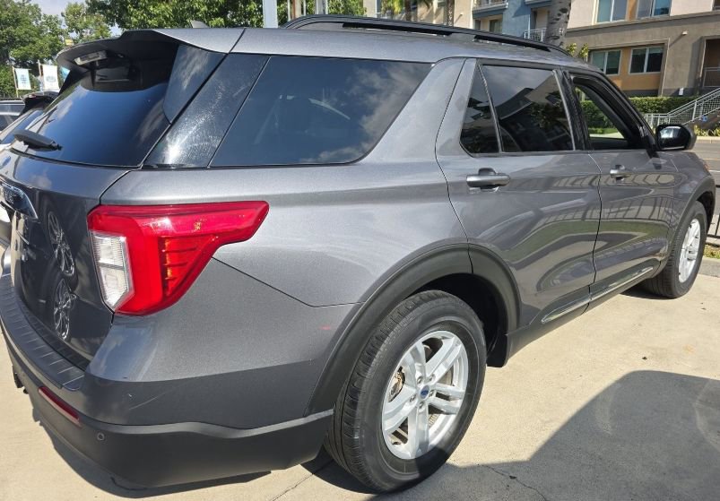 Certified 2022 Ford Explorer XLT w/ Class IV Trailer Tow Package image 3