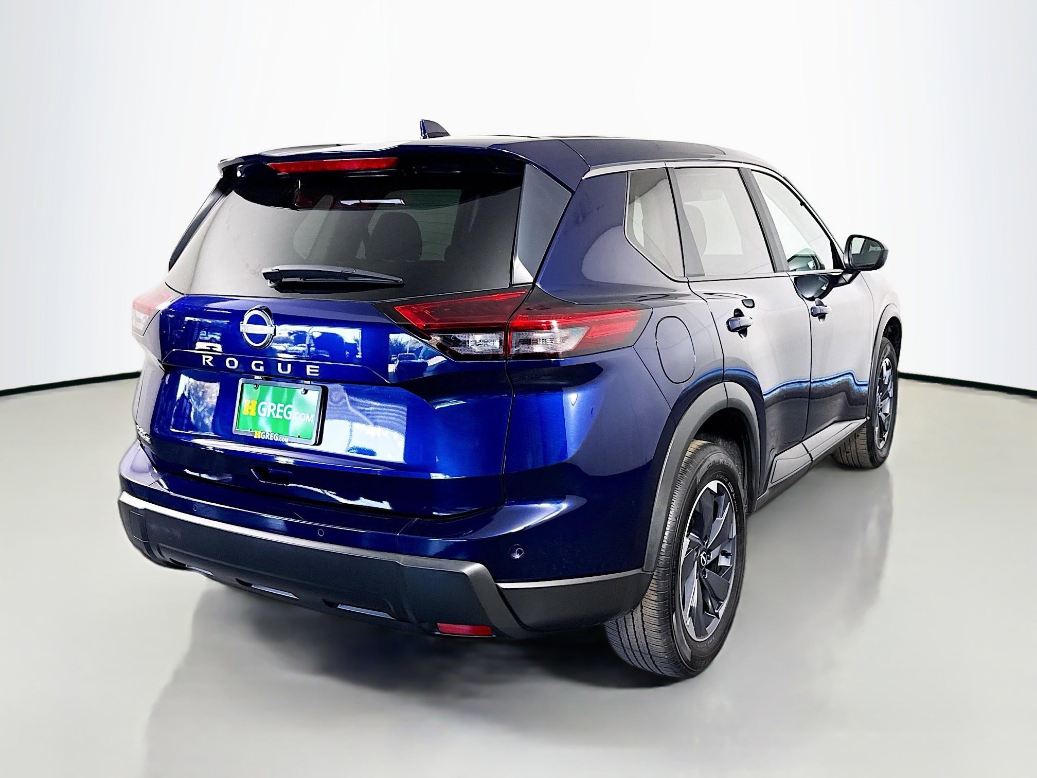 Used 2025 Nissan Rogue SV image 10