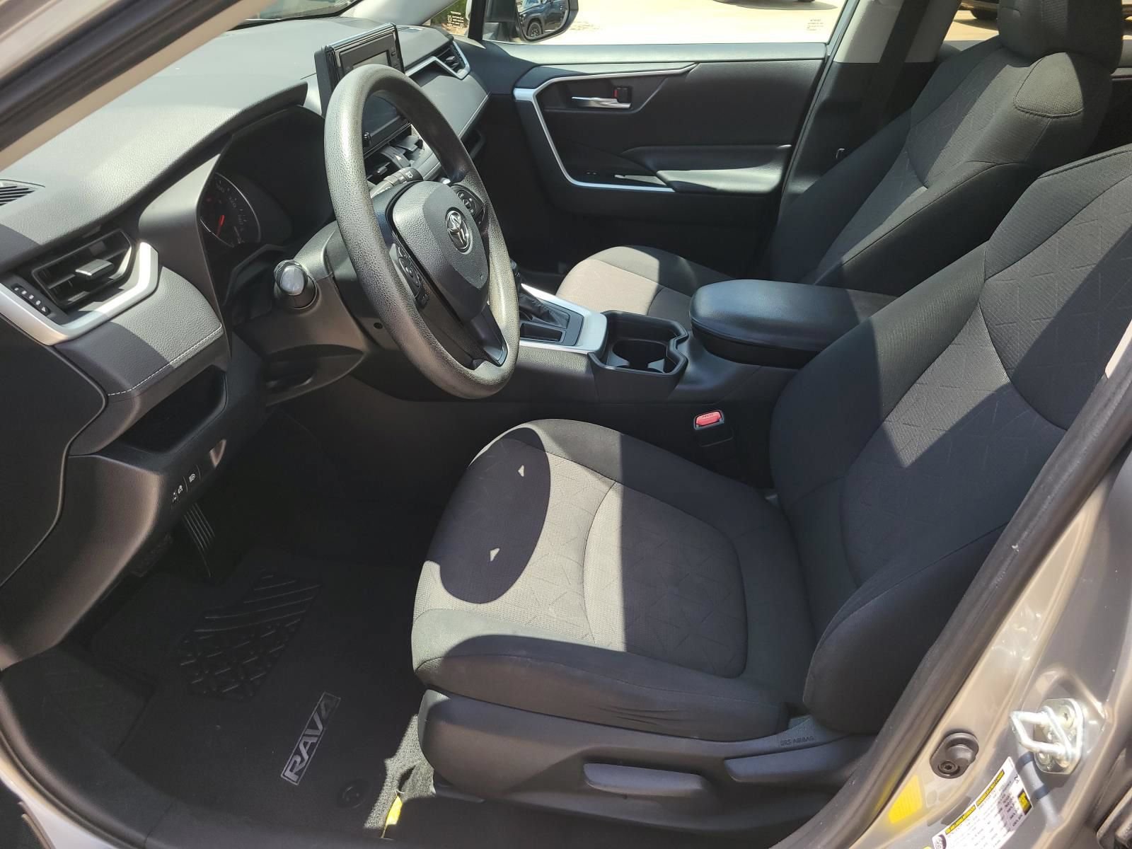Used 2019 Toyota RAV4 XLE FWD image 18