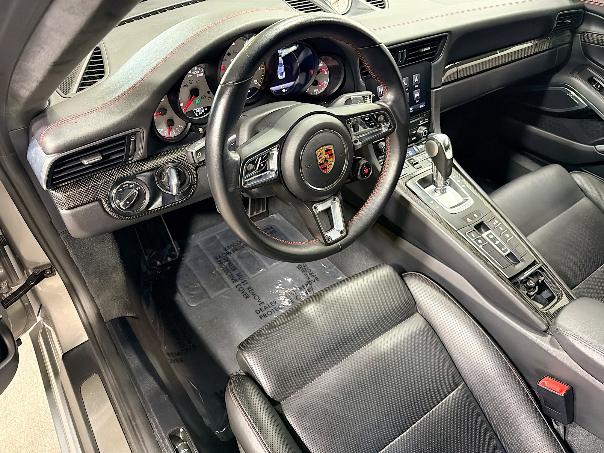 Used 2019 Porsche 911 Turbo image 4