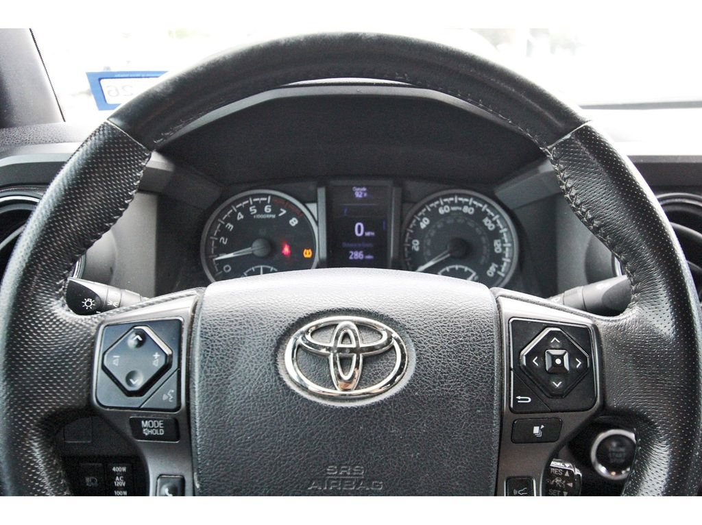 Used 2020 Toyota Tacoma TRD Off-Road w/ Technology Package AWD/4WD image 9
