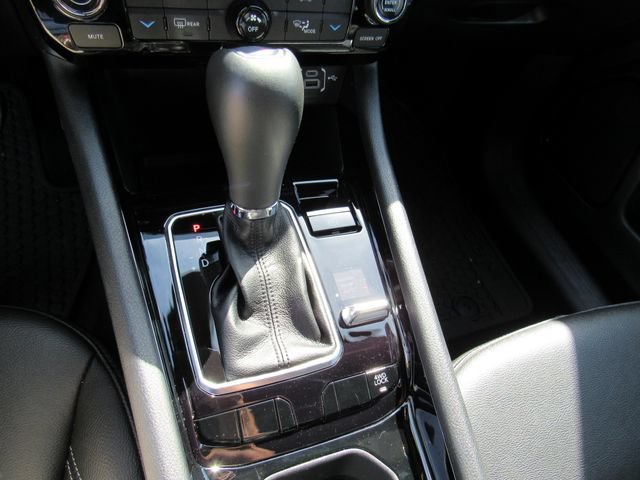 Used 2024 Jeep Compass Latitude w/ Convenience Group AWD/4WD image 26