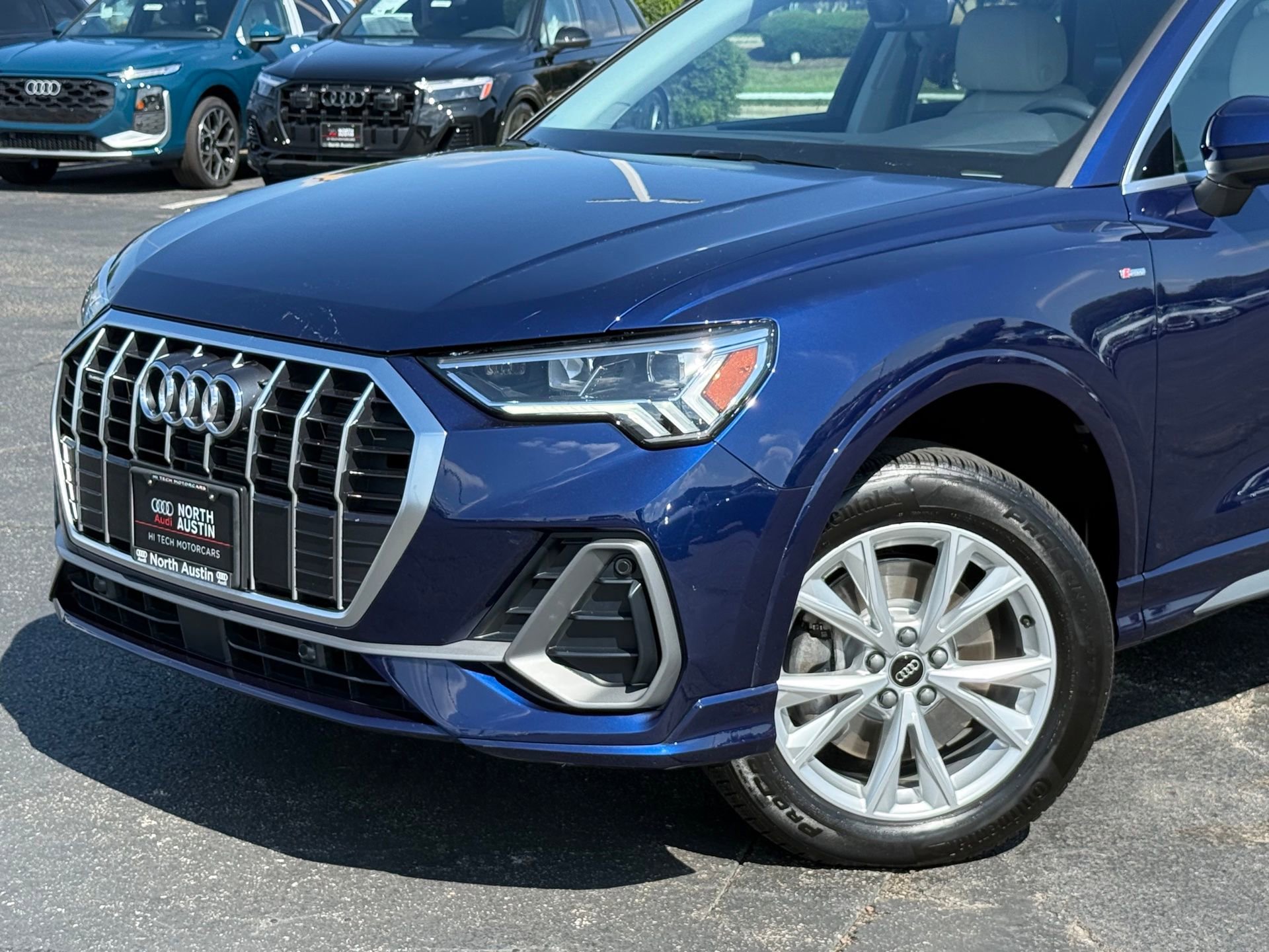 Certified 2025 Audi Q3 2.0T Premium w/ Convenience Package AWD/4WD image 1