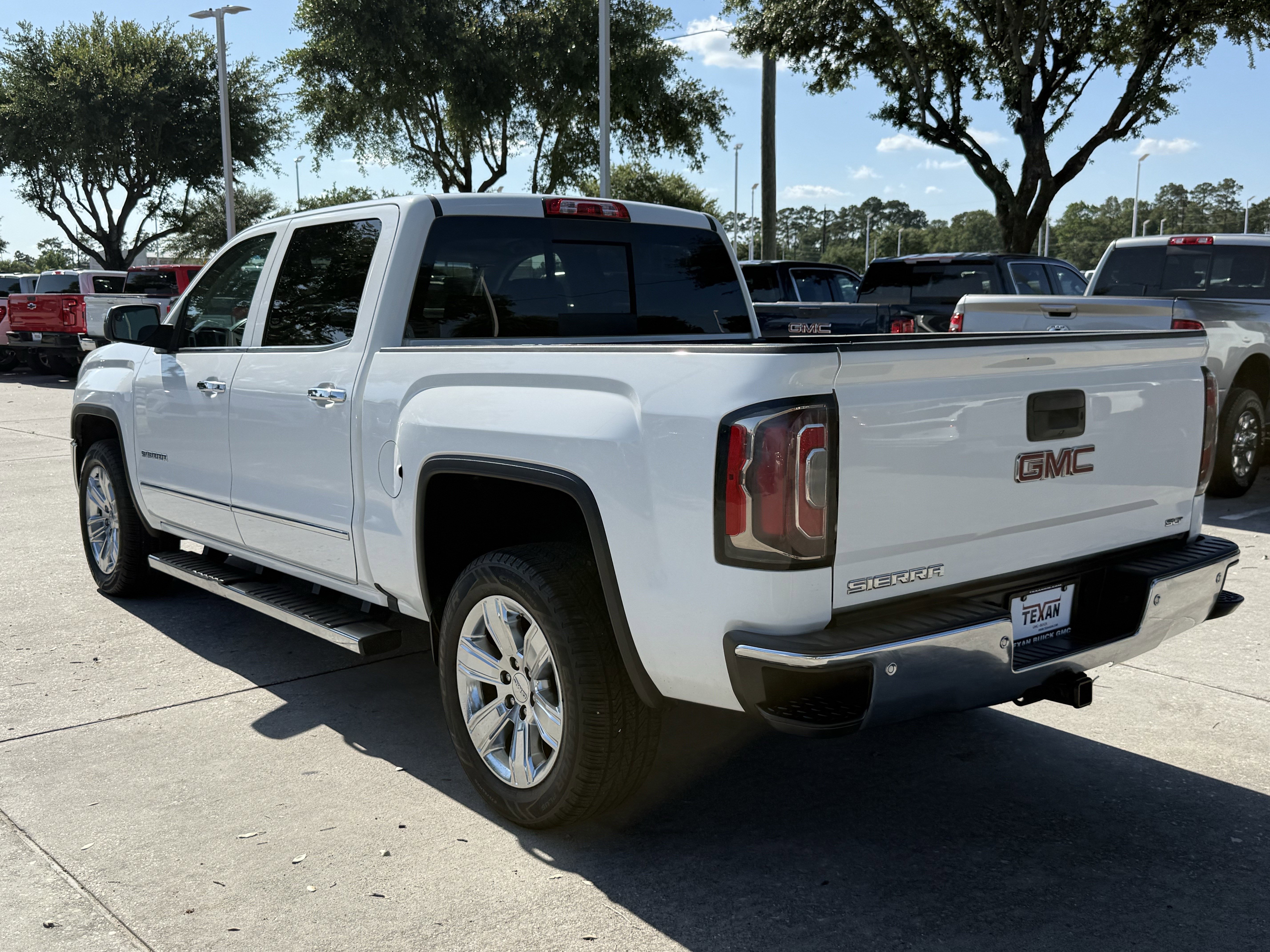 Used 2018 GMC Sierra 1500 SLT w/ Enhanced Driver Alert Package RWD image 7
