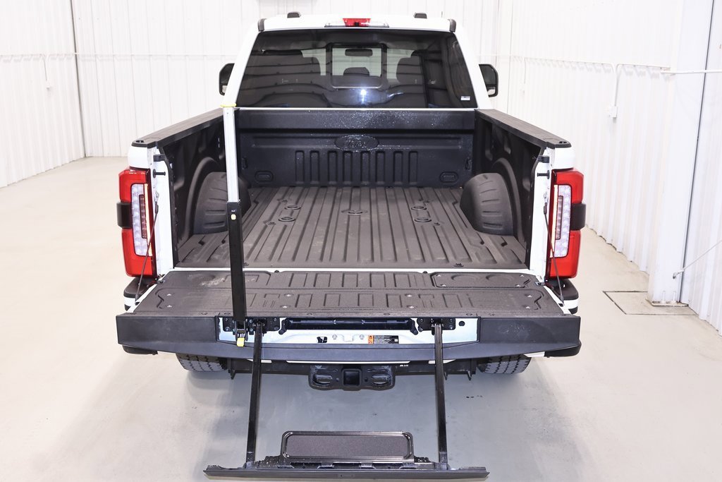 Certified 2026 Ford F350 Platinum w/ Platinum Plus Package image 43