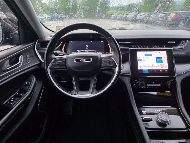 Used 2022 Jeep Grand Cherokee L Limited AWD/4WD image 21