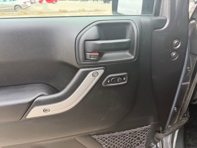 Used 2017 Jeep Wrangler Unlimited Sahara w/ Connectivity Group image 25