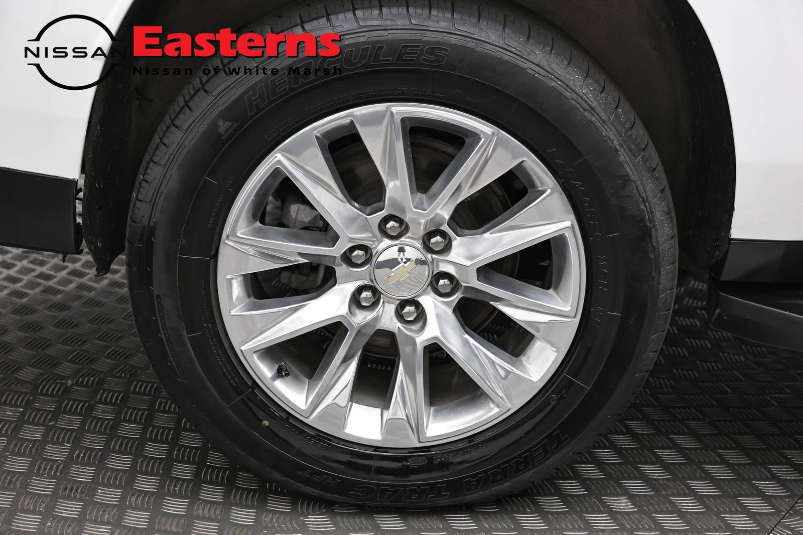 Used 2023 Chevrolet Suburban Premier RWD image 33