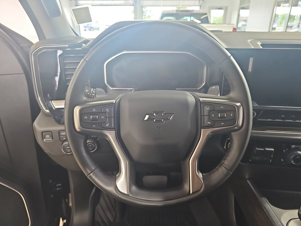 Certified 2026 Chevrolet Silverado 1500 RST AWD/4WD image 22