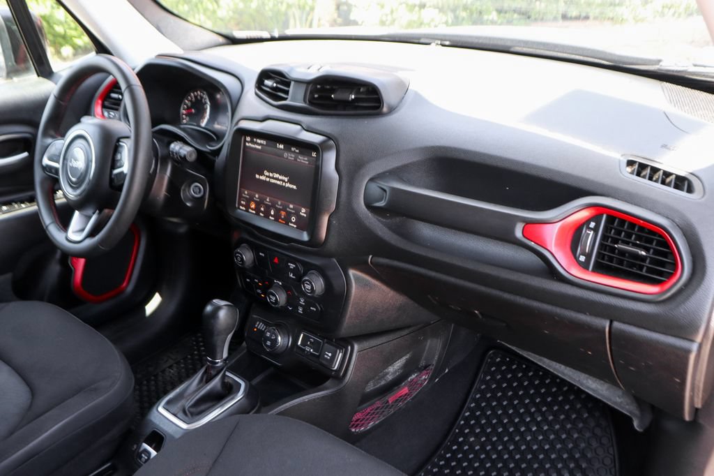 Used 2023 Jeep Renegade Trailhawk AWD/4WD image 31