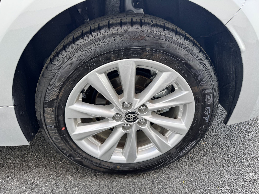 Used 2025 Toyota Corolla LE w/ LE Premium Package AWD/4WD image 23