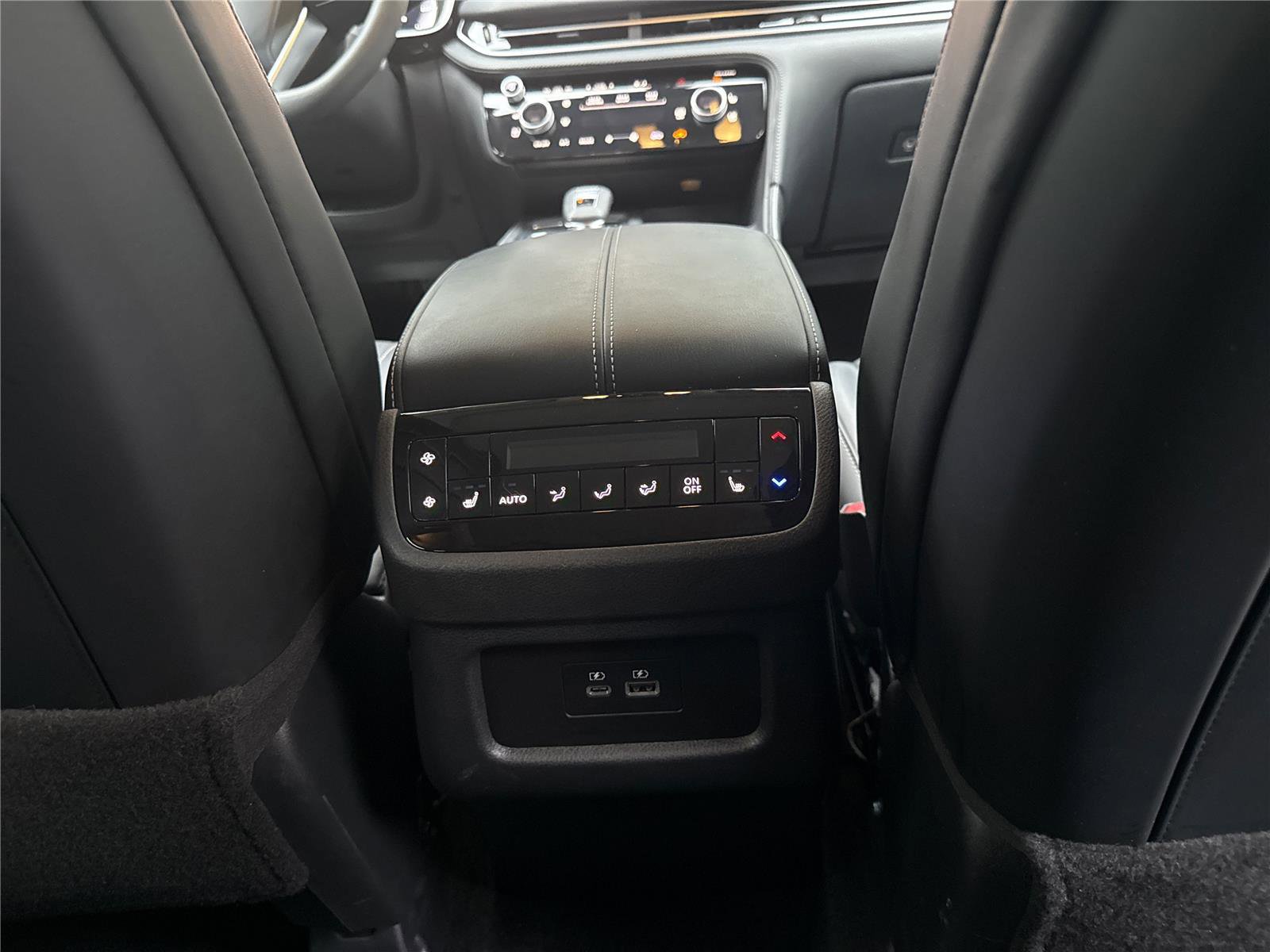 Certified 2025 INFINITI QX60 Luxe w/ Vision Package image 26