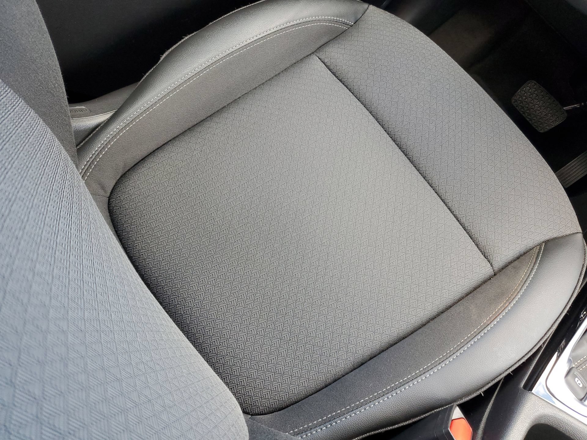 Used 2023 Buick Encore GX Preferred w/ Cold Weather Comfort Package FWD image 14
