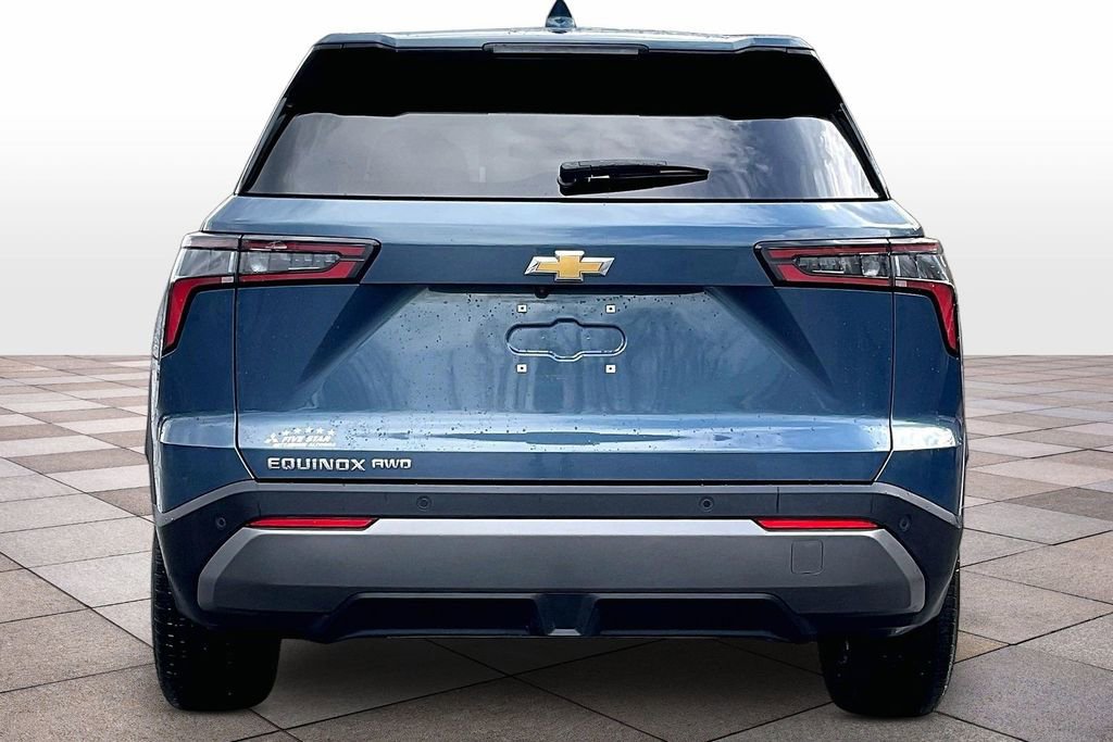 Used 2025 Chevrolet Equinox LT image 4