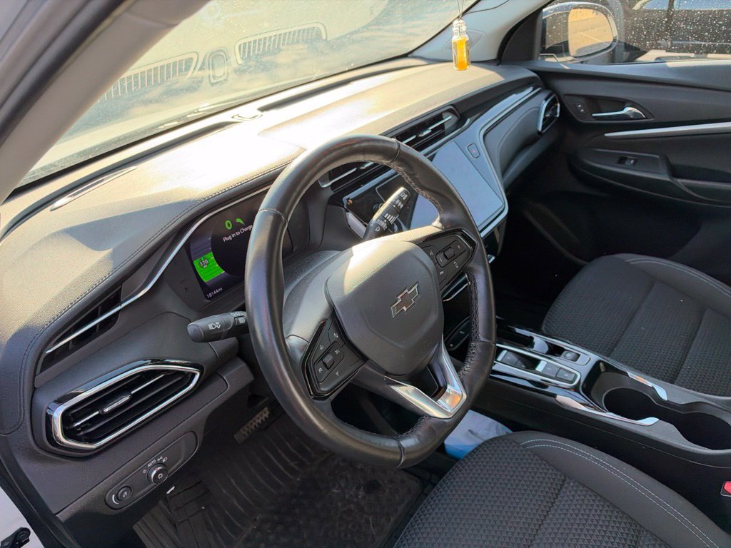 Used 2023 Chevrolet Bolt EUV LT w/ Comfort Package FWD image 13