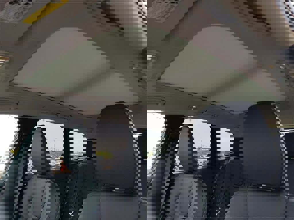 Used 2025 Volvo XC60 T8 Plus w/ Protection Package Premier image 16