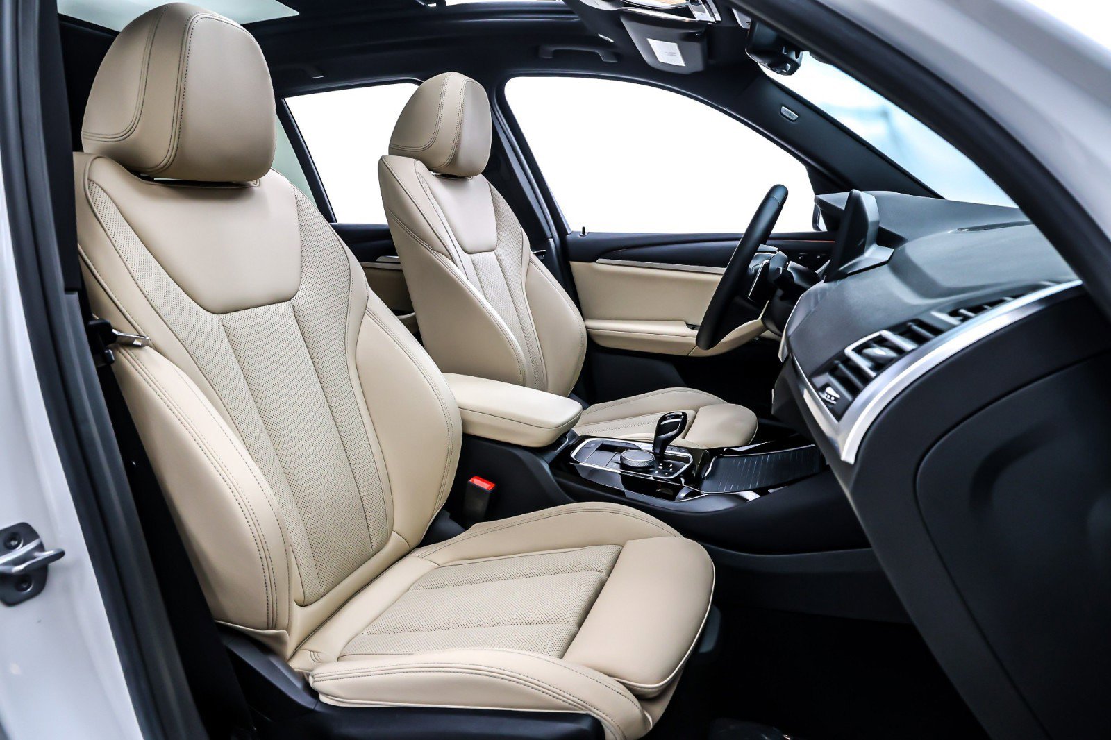 Used 2024 BMW X3 sDrive30i w/ Premium Package image 8