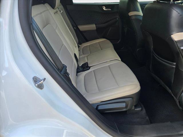 Used 2020 Ford Escape Titanium image 17