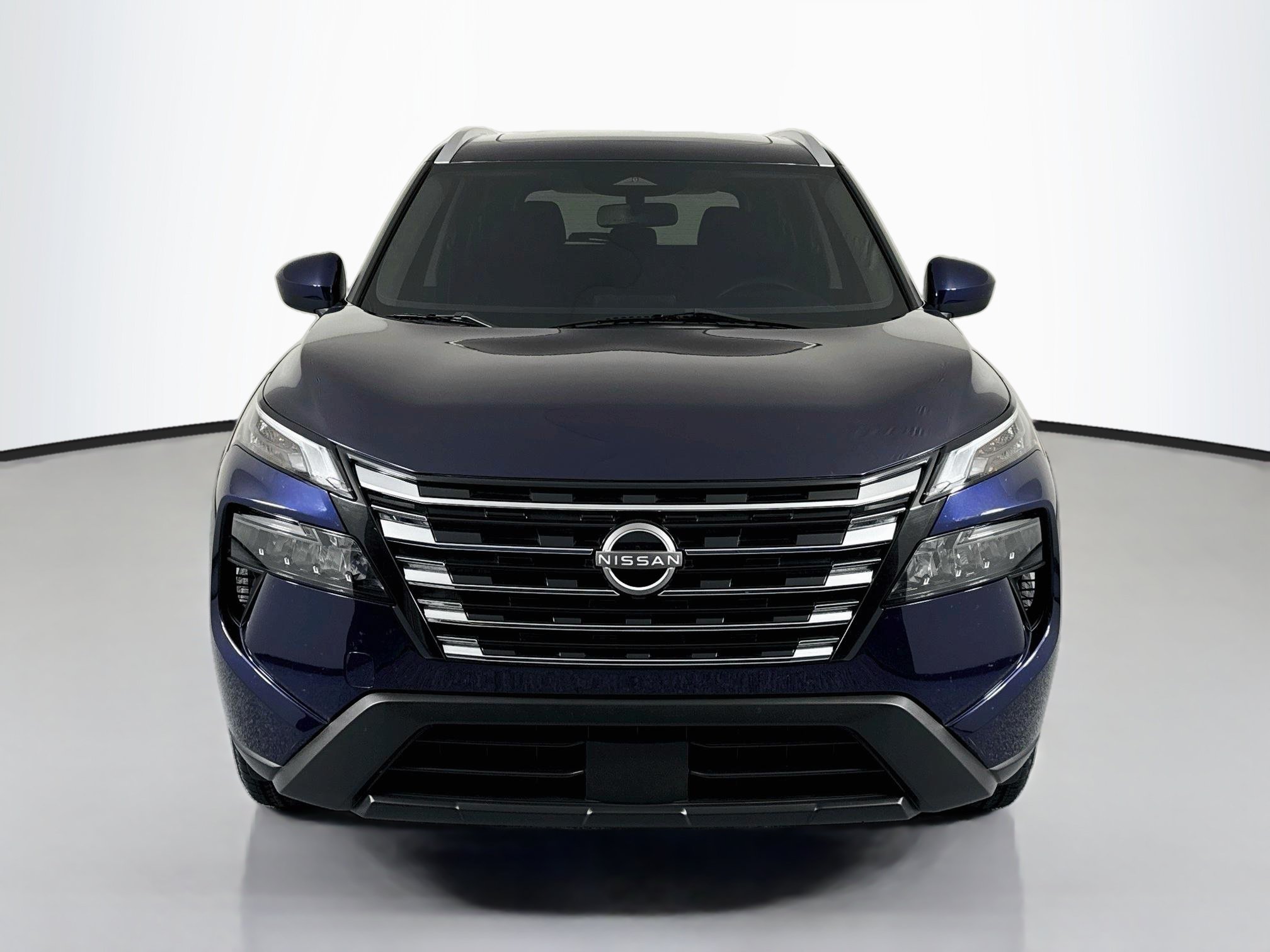 Used 2024 Nissan Rogue SV w/ SV Premium Package AWD/4WD image 2