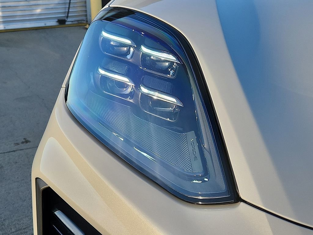 New 2026 Porsche Cayenne Turbo image 8