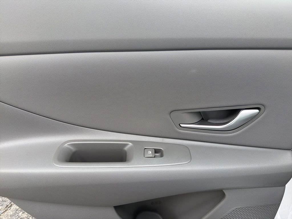 New 2025 Hyundai Elantra Sport image 21