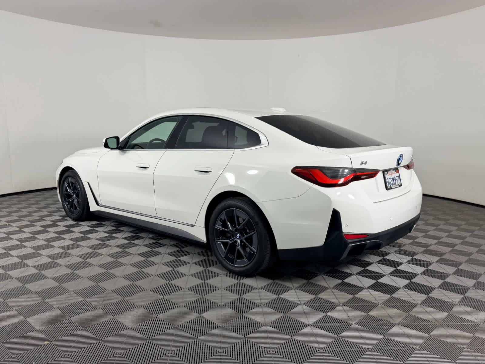 Used 2023 BMW i4 eDrive40 w/ Premium Package RWD image 2