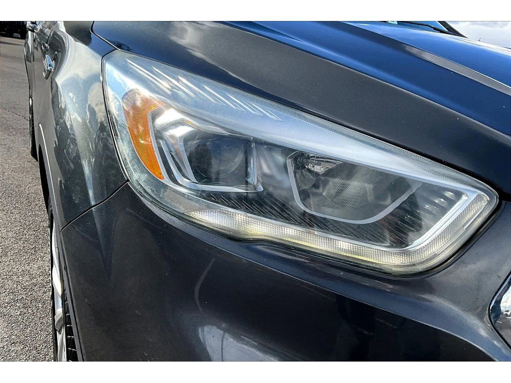 Used 2017 Ford Escape Titanium AWD/4WD image 31