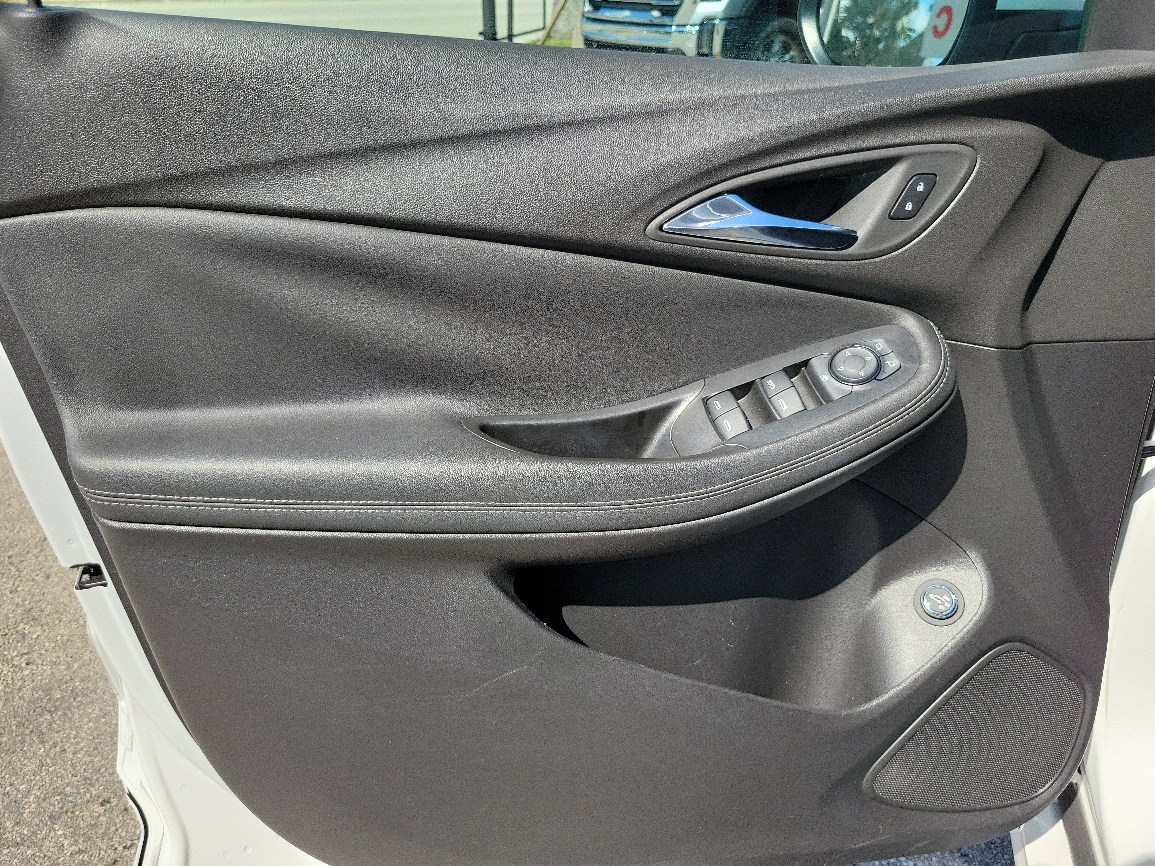 Used 2023 Buick Encore GX Select w/ Sport Touring Package FWD image 24