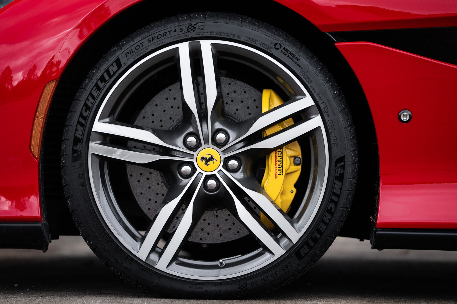 Used 2019 Ferrari Portofino RWD image 43