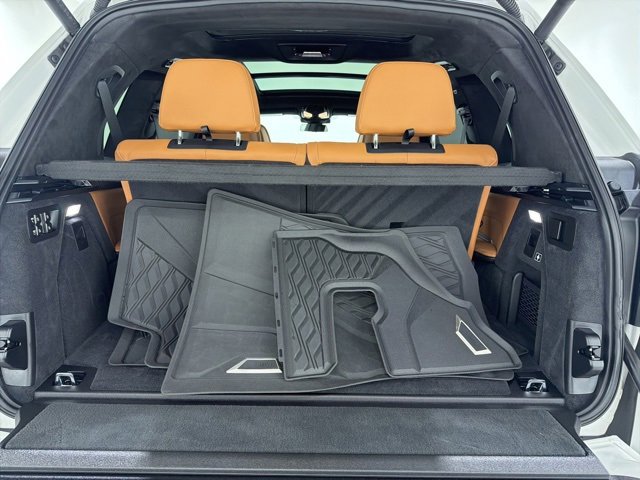 Certified 2024 BMW X7 xDrive40i w/ M Sport Package image 29