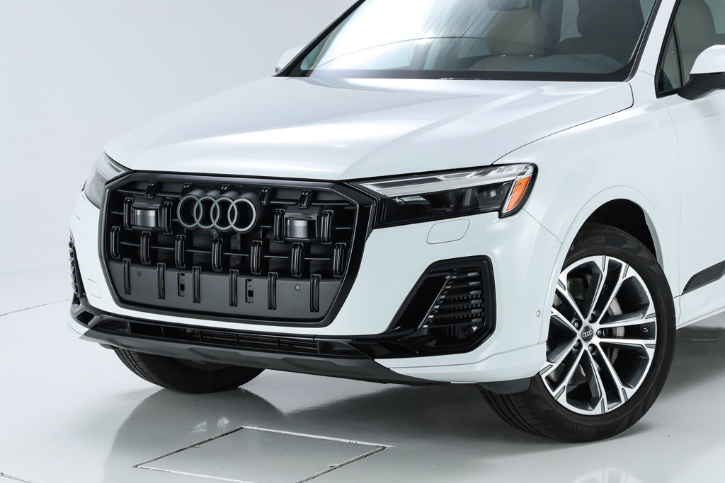 Used 2026 Audi Q7 3.0T Premium AWD/4WD image 2