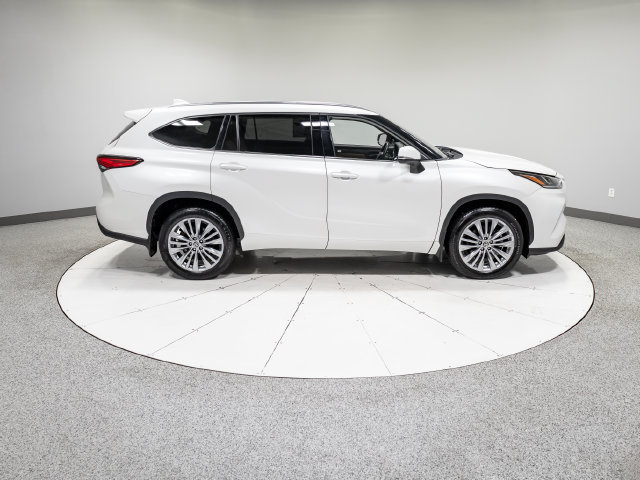 Used 2021 Toyota Highlander Platinum AWD/4WD image 9