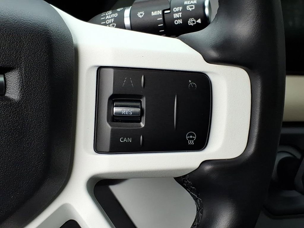Used 2023 Land Rover Defender 110 SE image 22