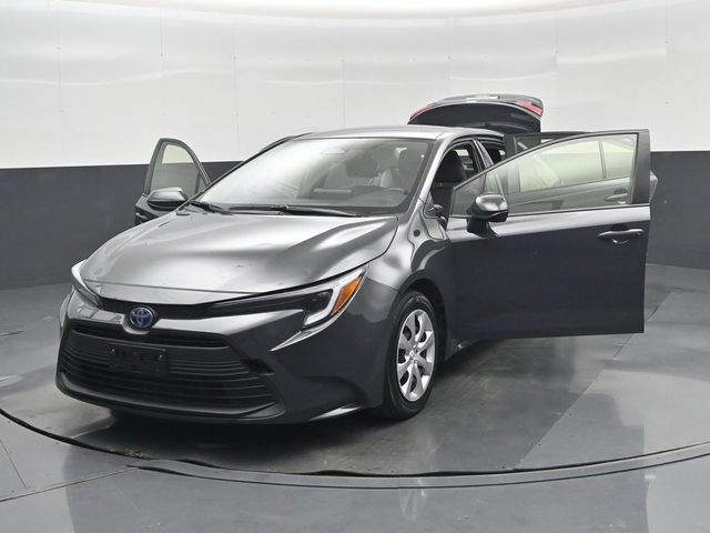 Used 2025 Toyota Corolla LE FWD image 58