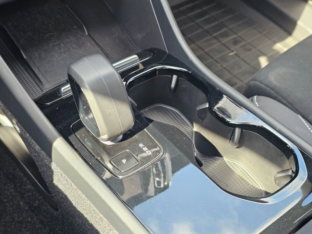 Used 2023 Volvo XC40 Recharge Ultimate image 18
