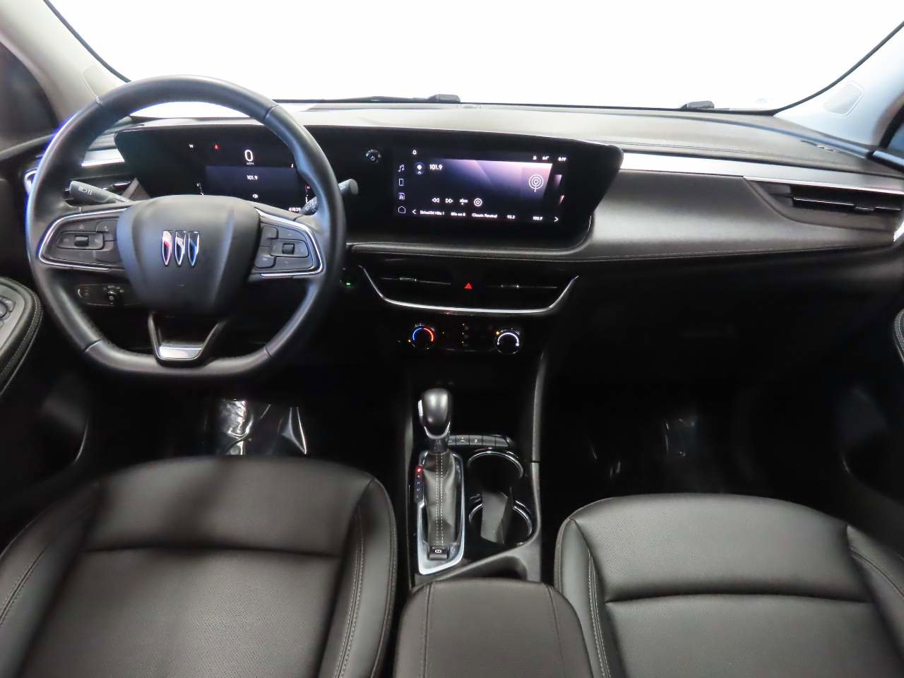 Used 2024 Buick Encore GX Sport Touring image 15